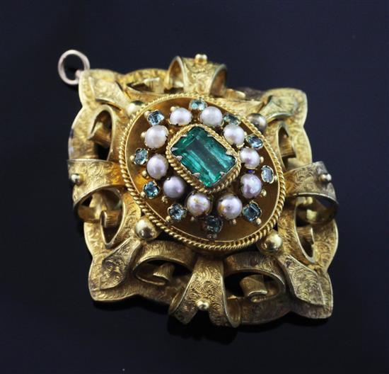 A Victorian gold, emerald and split pearl set oval brooch, 2in.